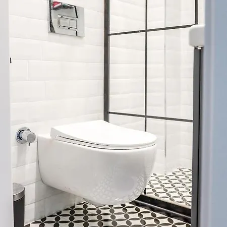 Studio Flat W Balcony Near Moda Shore In Kadikoy 아파트