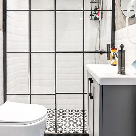 Studio Flat W Balcony Near Moda Shore In Kadikoy