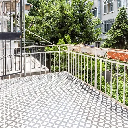 Studio Flat W Balcony Near Moda Shore In Kadikoy *